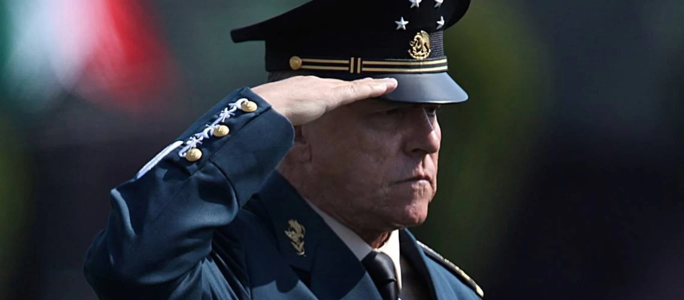 Χειροπέδες στον πρώην υπουργό Άμυνας του Μεξικό από τις αρχές των ΗΠΑ